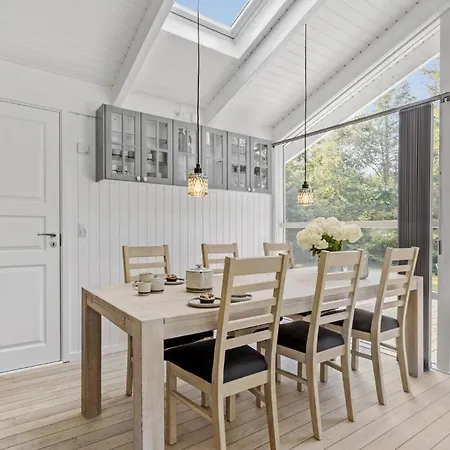Holiday home Amazing In With Sauna Hals