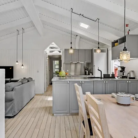 Holiday home Amazing In With Sauna Hals