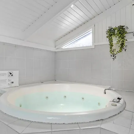Amazing In With Sauna Holiday home Hals